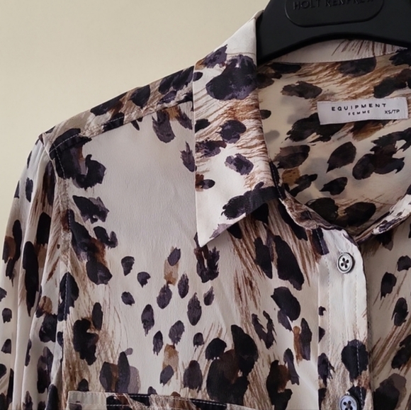 Equipment Signature Slim 100% Silk Blouse in Animal Print - Picture 3 of 8